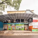 Oyo Life 2449 Sandila Residence