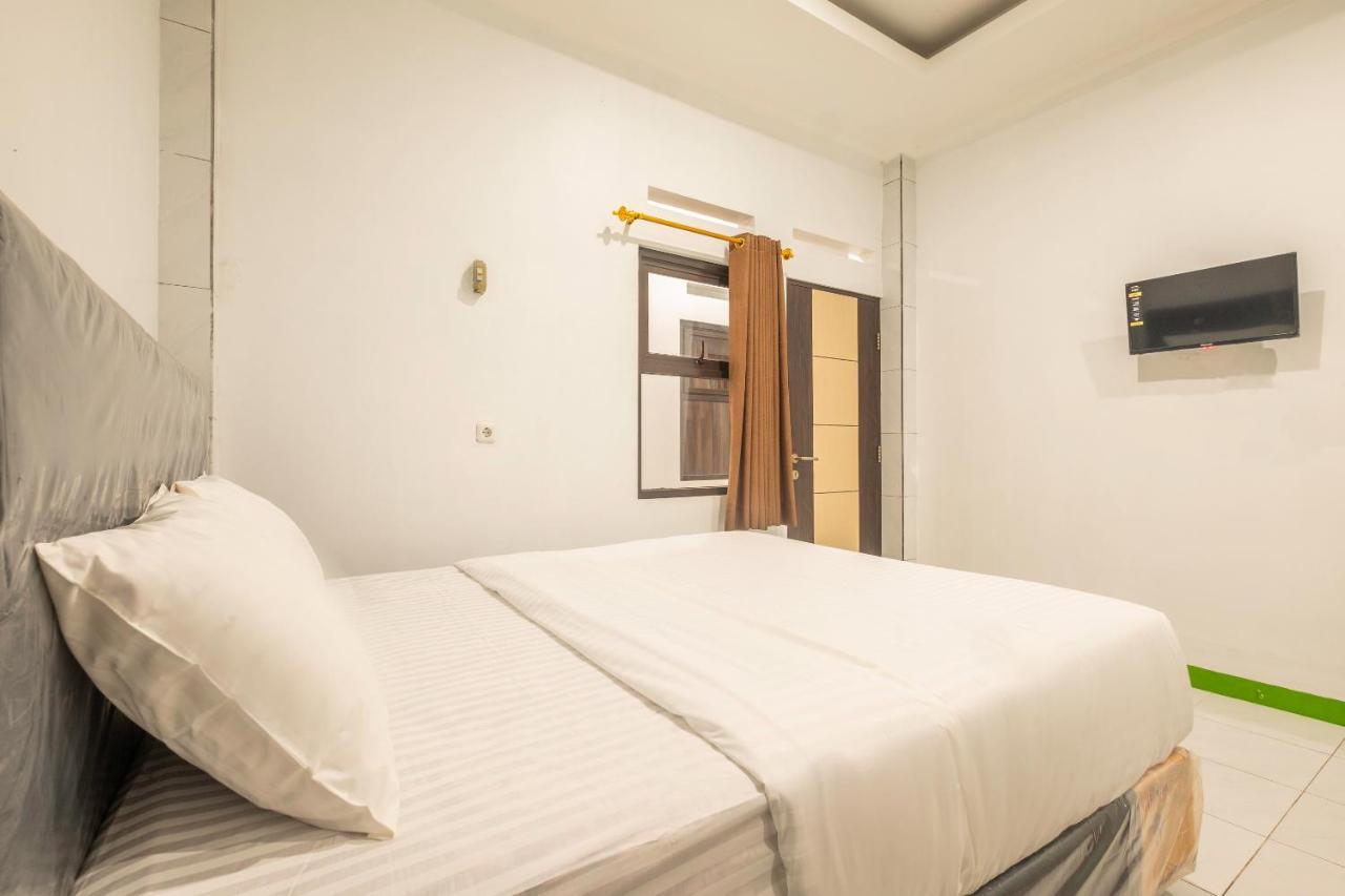 Oyo Life 2449 Sandila Bandung