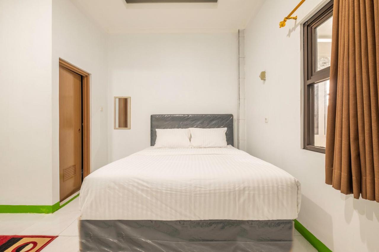 Oyo Life 2449 Sandila 2* Bandung