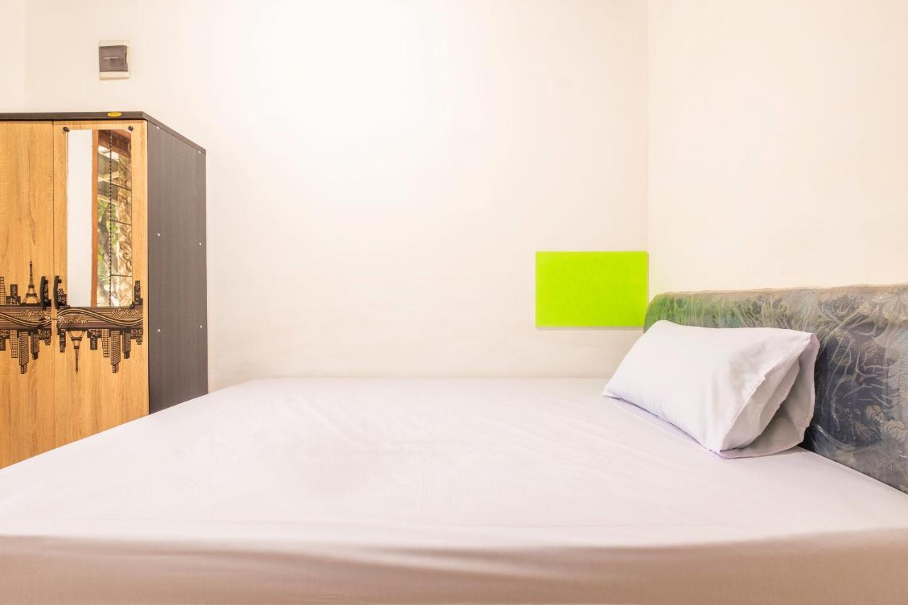 Hotel Oyo Life 2449 Sandila 2*