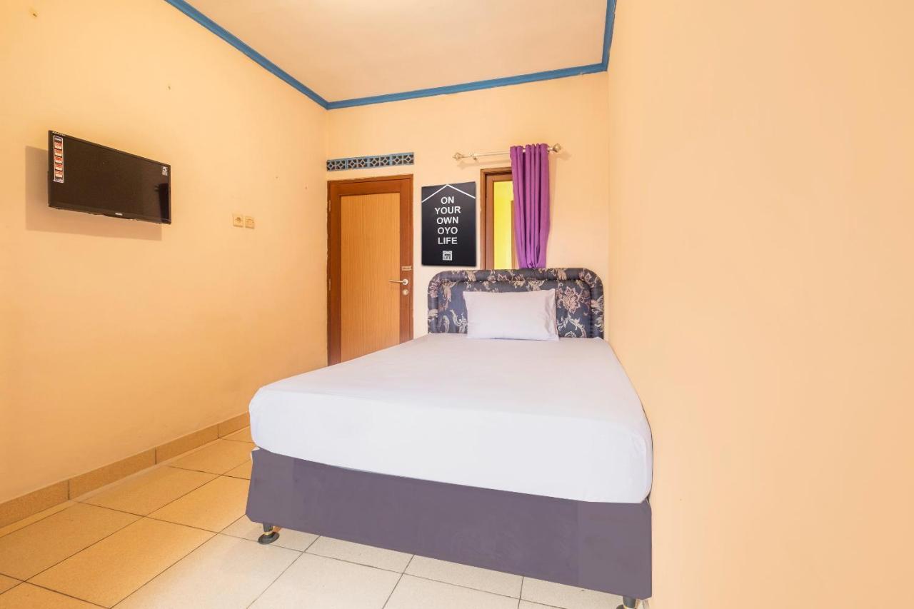 Oyo Life 2449 Sandila Hotel 2*